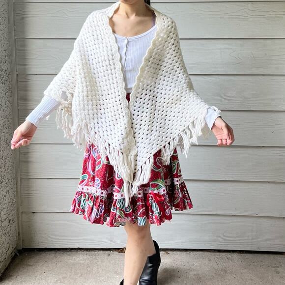 Handmade Crochet Shawl Wraps in White.--DA5 - Picture 1 of 12